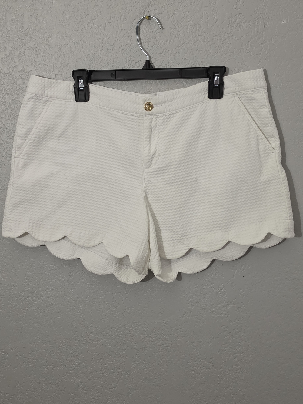 Lilly Pulitzer The Buttercup Scalloped Shorts White Textured Cotton Womens 14 - Picture 2 of 9
